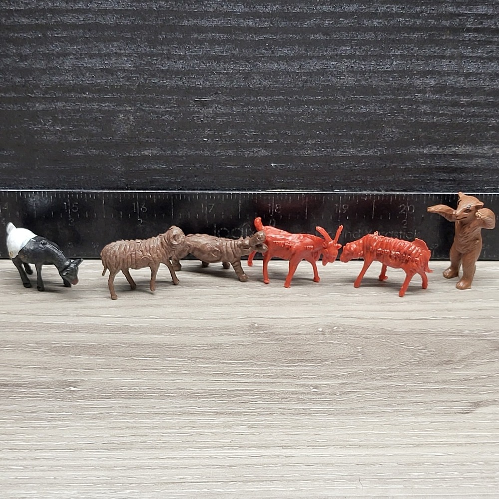 Lot 6 Vintage Hausser Plastic Farm Animals Figurines Hong Kong Sheep Goat Bear